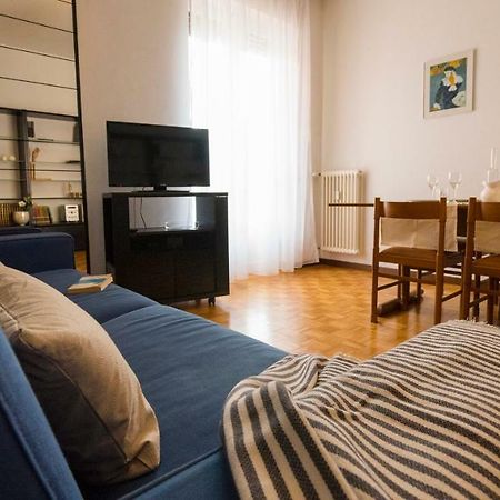 Joivy Welcoming 1Br Apt Next To Villa Olmo Como Exterior foto